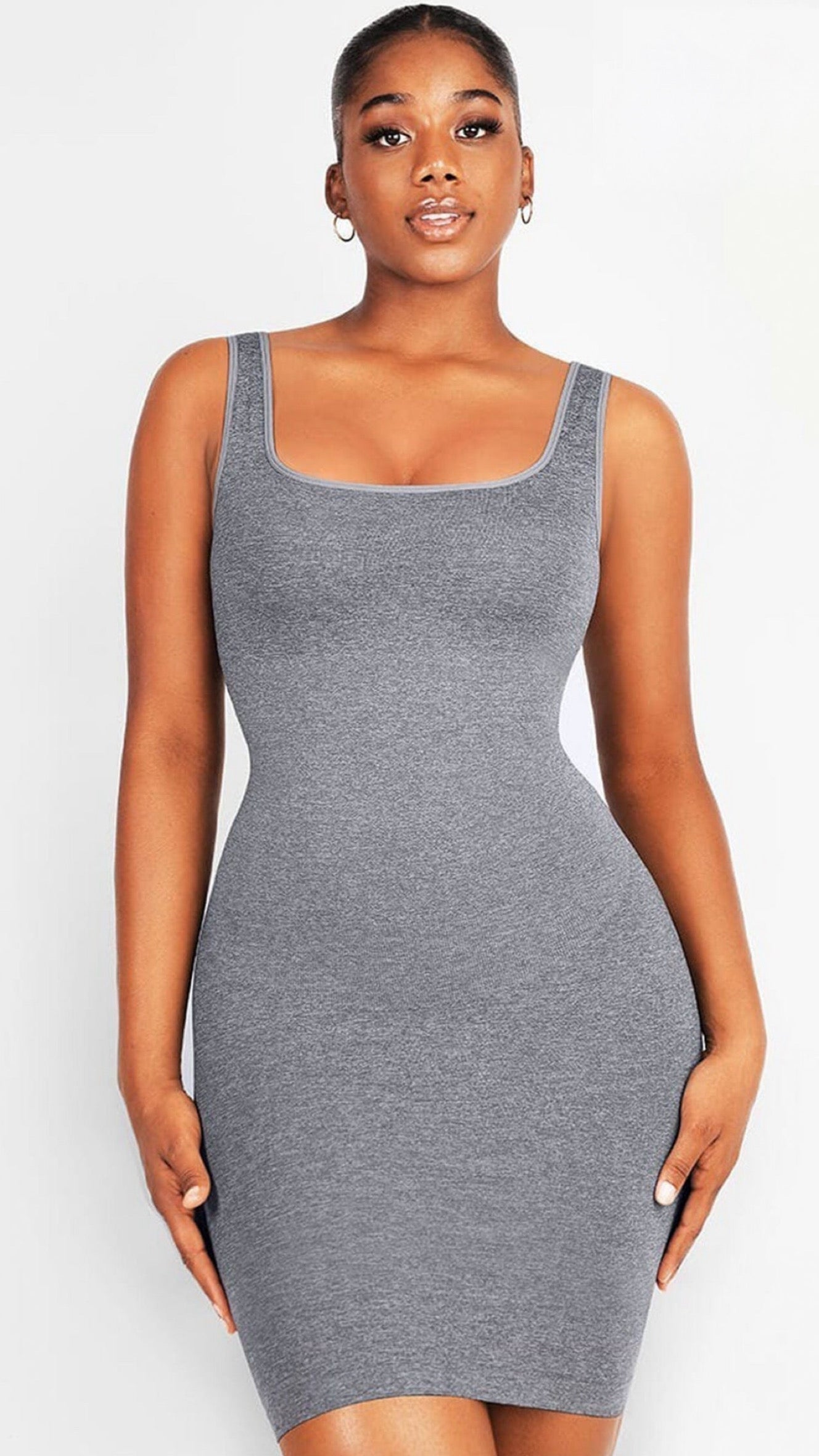 Vestido moldeador de escote cuadrado