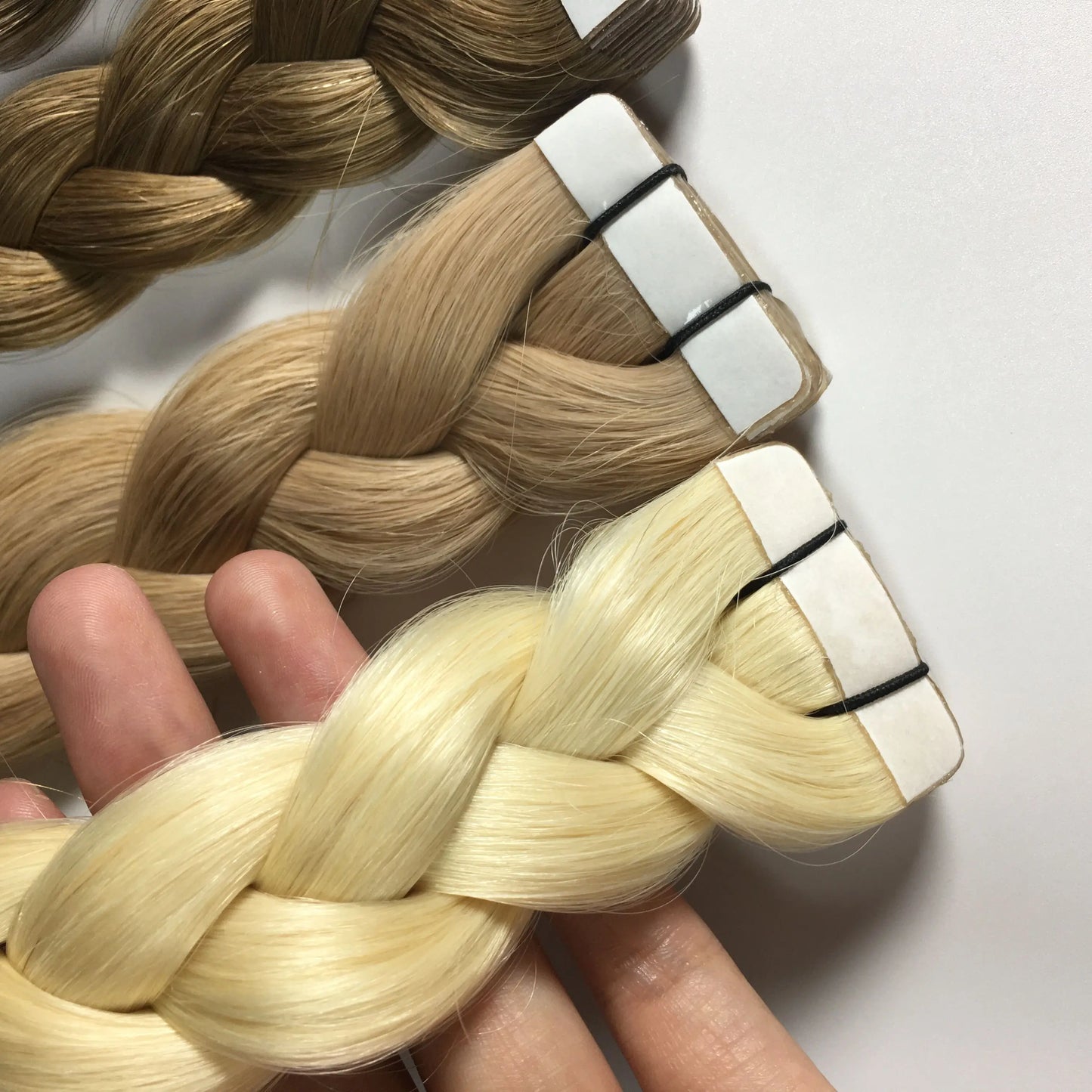 Extensiones ADHESIVAS  60 cm Largo Cabello Virgen 100 %